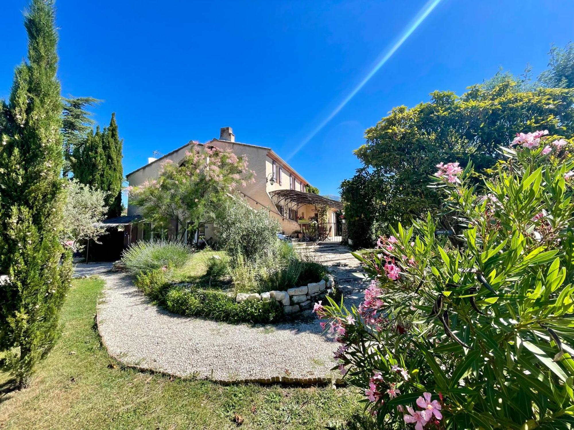 Appartamento La Belle Histoire Gite Luberon Bédoin Esterno foto